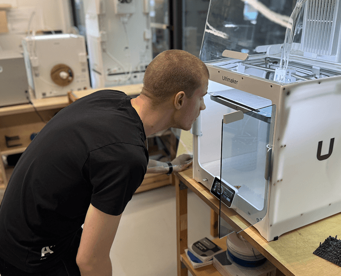 <div class="metafield-rich_text_field"><p>"Speed matters, especially when we’re running against tight deadlines.The UltiMaker S6 gives us the flexibility to get an extra iteration per day - that makes a big difference." </p></div>